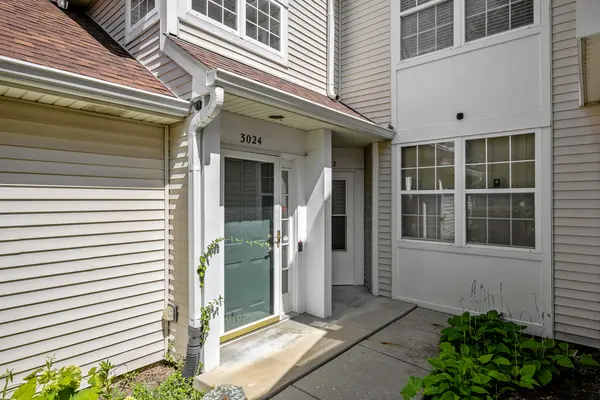 3024 Kentshire CIR, Naperville, IL 60564