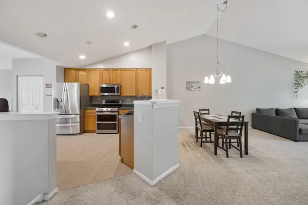 3024 Kentshire CIR, Naperville, IL 60564