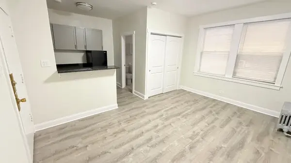 839 W Sheridan RD #321, Chicago, IL 60613