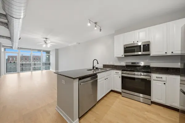 1610 W Fullerton AVE #403, Chicago, IL 60614