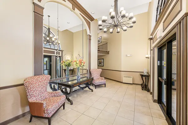 509 Aurora AVE #614, Naperville, IL 60540