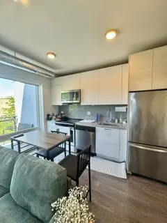 2407 W Eastwood AVE #301, Chicago, IL 60625