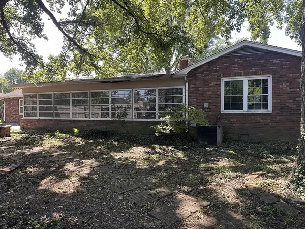 1504 W Malden ST, Marion, IL 62959