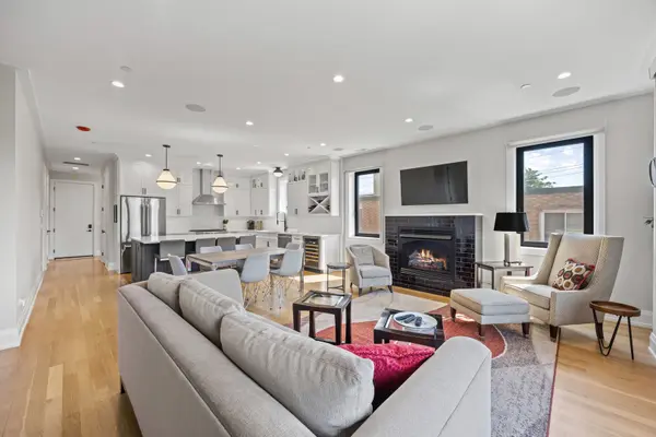 1024 Washington BLVD #301, Oak Park, IL 60302