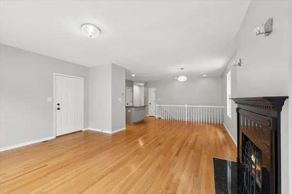 853 W Lakeside PL #1W, Chicago, IL 60640