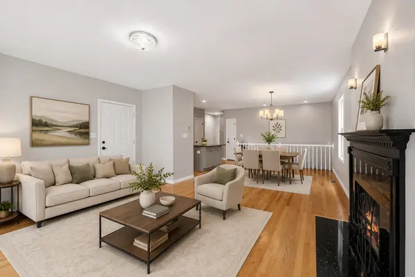 853 W Lakeside PL #1W, Chicago, IL 60640