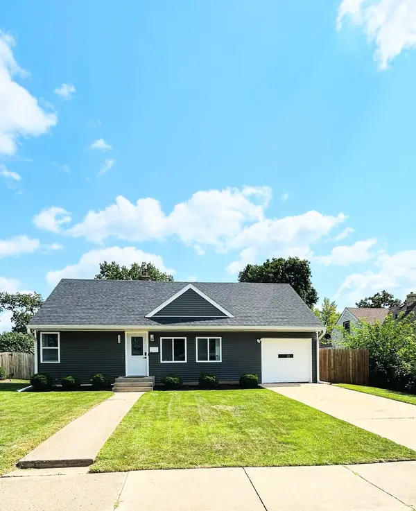 1328 LEAMAN PL, Rockford, IL 61108