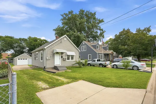 939 31st ST, Bettendorf, IA 52722