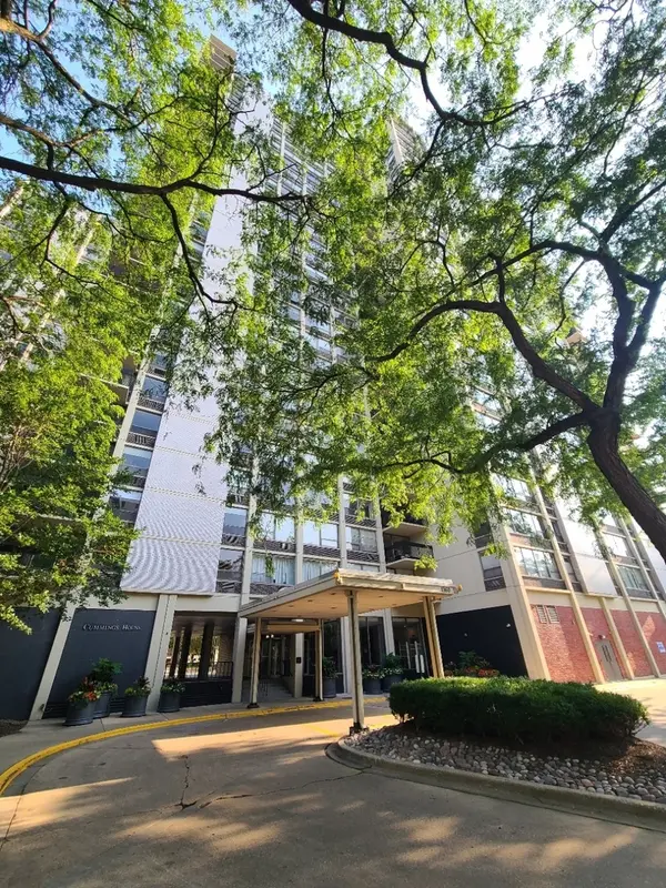 1360 N Sandburg TER #410, Chicago, IL 60610