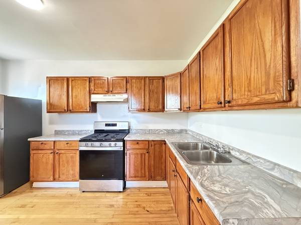 4251 W Haddon AVE #2, Chicago, IL 60651