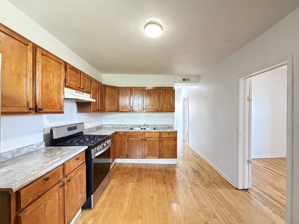 4251 W Haddon AVE #2, Chicago, IL 60651