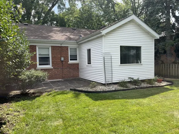 8716 N Harding AVE, Skokie, IL 60076