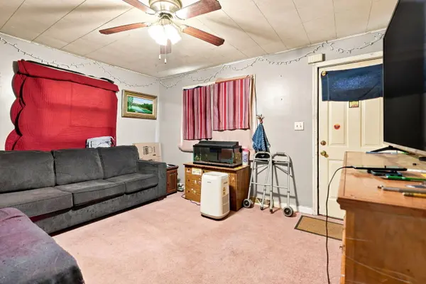 1306 13th AVE, Sterling, IL 60181