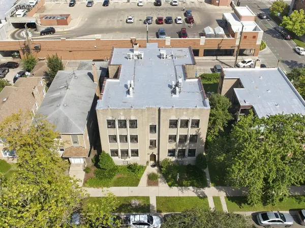 6211 N Mozart ST #2N, Chicago, IL 60659