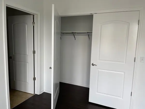 755 DIAMOND LAKE RD #303, Mundelein, IL 60060