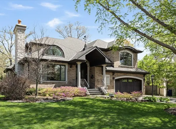 1109 Hohlfelder RD, Glencoe, IL 60022