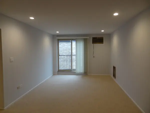 1950 Cherry LN #315, Northbrook, IL 60062