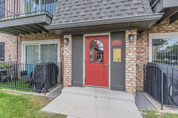 900 S Plum Grove RD #216, Palatine, IL 60067