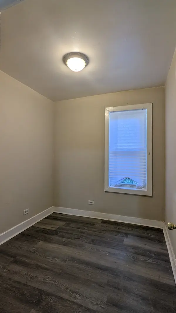 4445 W Carroll AVE, Chicago, IL 60624