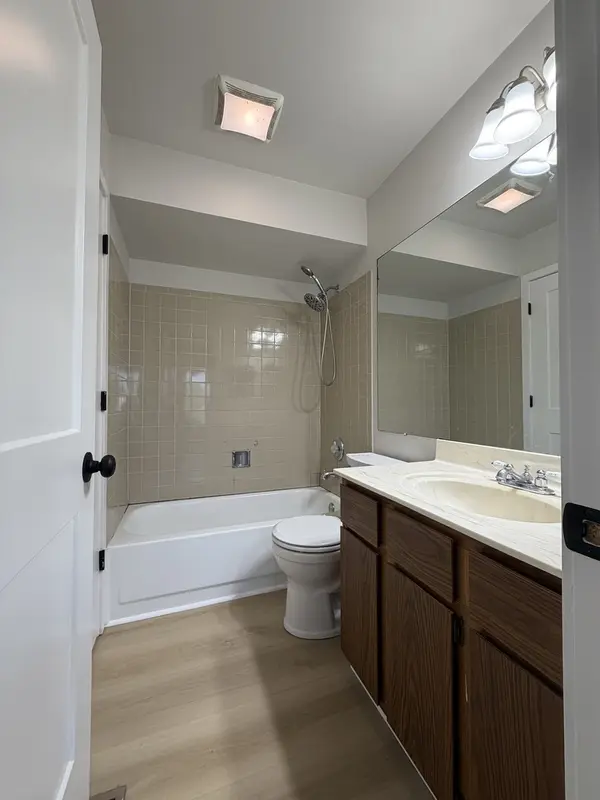 1609 Durham CT #D, Darien, IL 60561