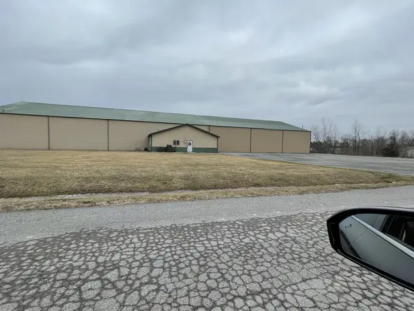 1605 Adams DR, Marion, IL 62959