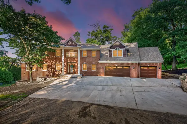 50 Sunny Side LN, Sunfish Lake, MN 55118