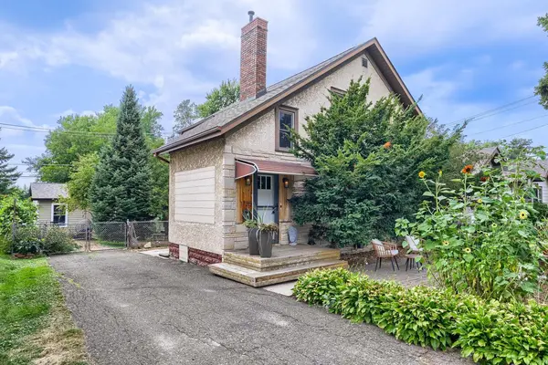 1735 Malvern ST, Roseville, MN 55113
