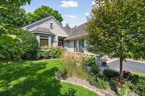 635 Waycliffe DR N, Wayzata, MN 55391