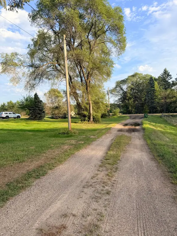 31 Old Constance BLVD NW, Andover, MN 55304