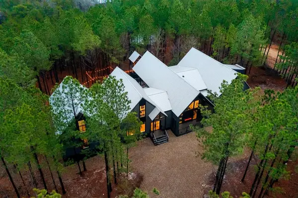 205 HochaDogwood TRL, Broken Bow, OK 74728