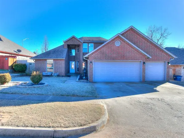 1944 E Hillside TER, Mustang, OK 73064