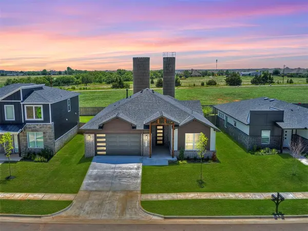8012 NW 151st CIR, Edmond, OK 73013