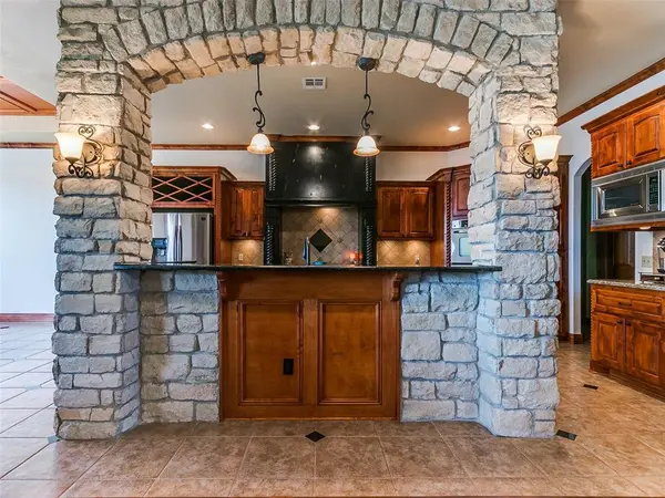501 Land Run LN, Yukon, OK 73099