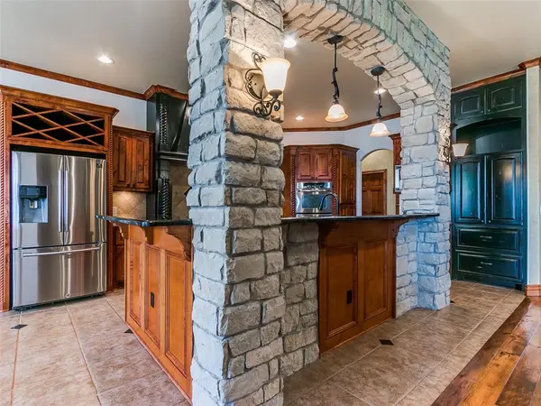 501 Land Run LN, Yukon, OK 73099