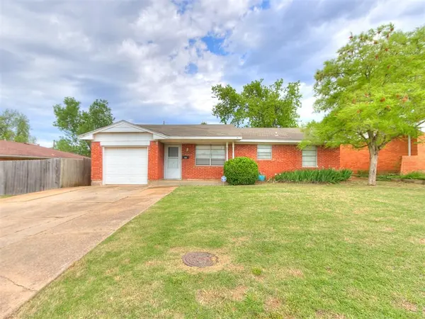 645 SW 3rd St, Moore, OK 73160