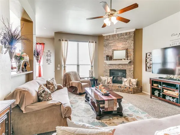701 Hedgewood DR, Moore, OK 73160