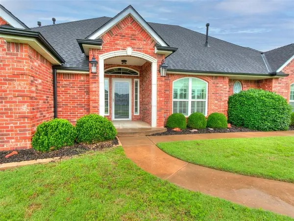 709 E Johnson ST, Lexington, OK 73051