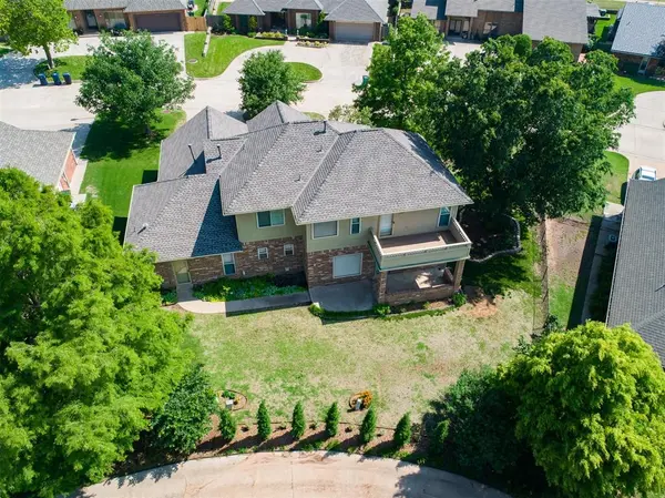 11747 Hackney LN, Yukon, OK 73099