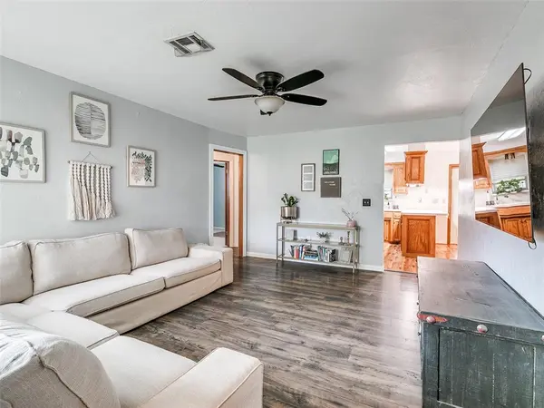 206 Von Elm AVE, Yukon, OK 73099
