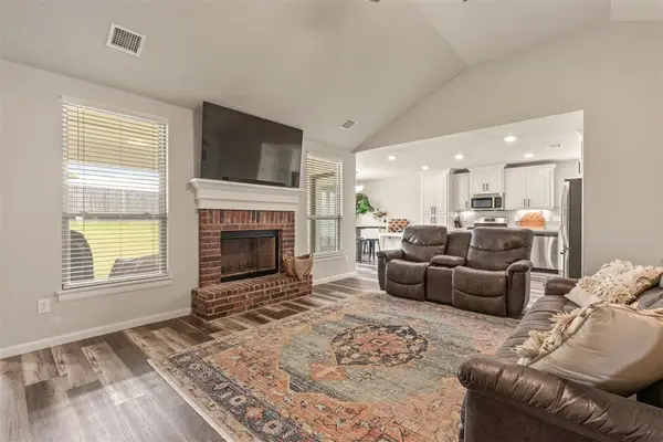 5209 S Walnut Creek DR, Sand Springs, OK 74063