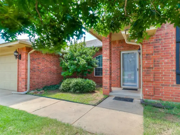 4109 Green Apple DR, Moore, OK 73160