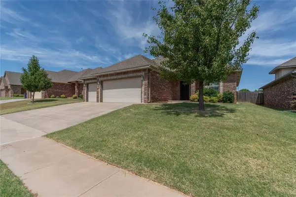 700 Kearny LN, Yukon, OK 73099