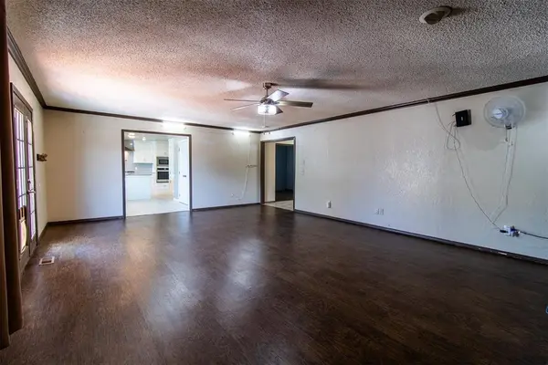 11600 SW 4th ST, Yukon, OK 73099