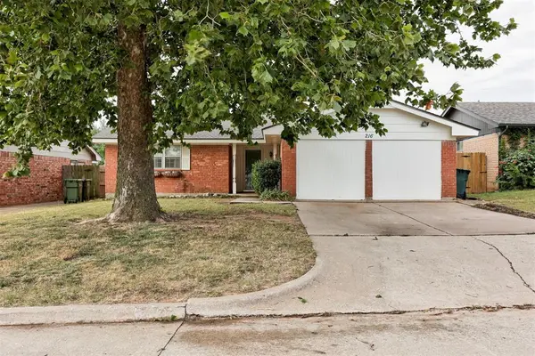 216 Klondike DR, Yukon, OK 73099