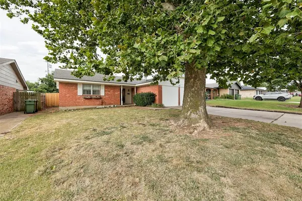216 Klondike DR, Yukon, OK 73099