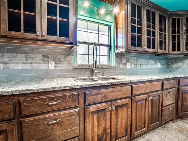 203 NW 6th ST, Tuttle, OK 73089