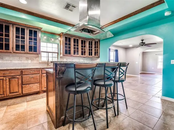 203 NW 6th ST, Tuttle, OK 73089