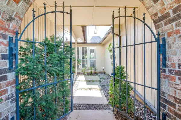 13824 E Crossing WAY, Edmond, OK 73013
