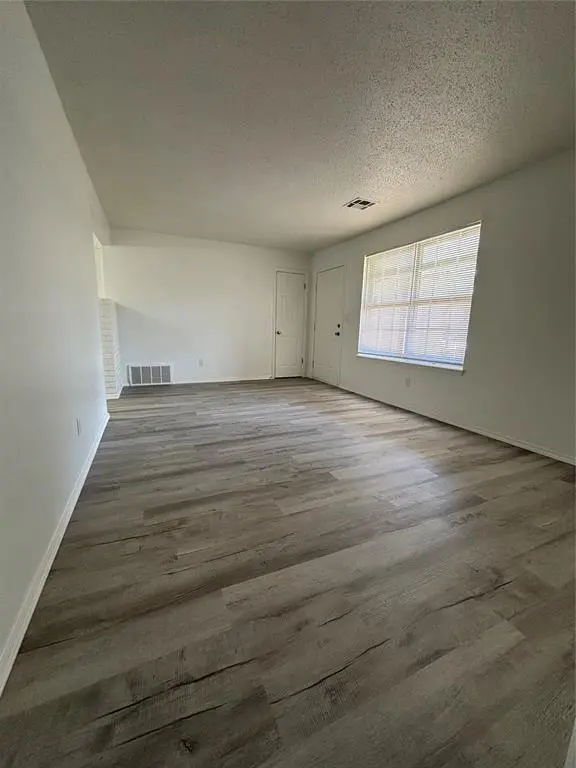 3805 Vick CIR, Del City, OK 73115