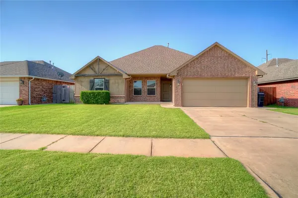 1020 SW 16th ST, Moore, OK 73160